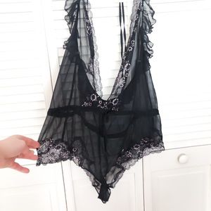 VS Lace Unlined Teddy